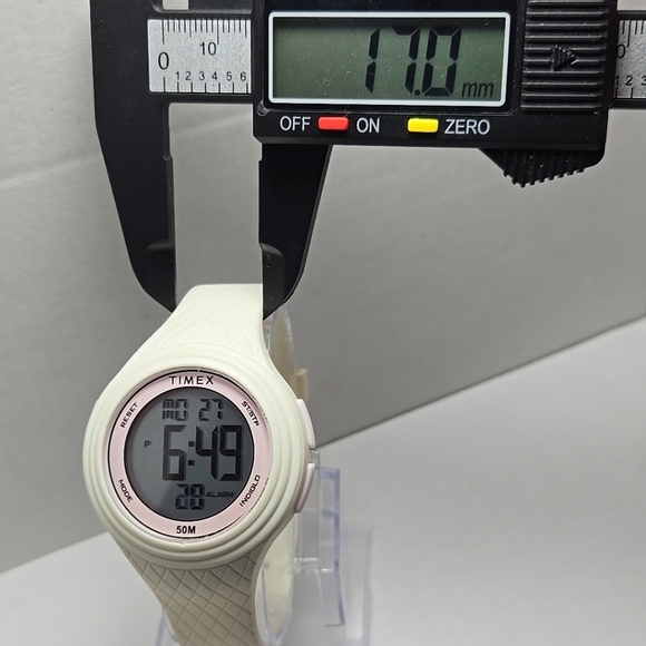 Timex Ladies Digital Sports Watch Indiglo Pink TW5M41900 50m New Battery - Picture 5 of 10